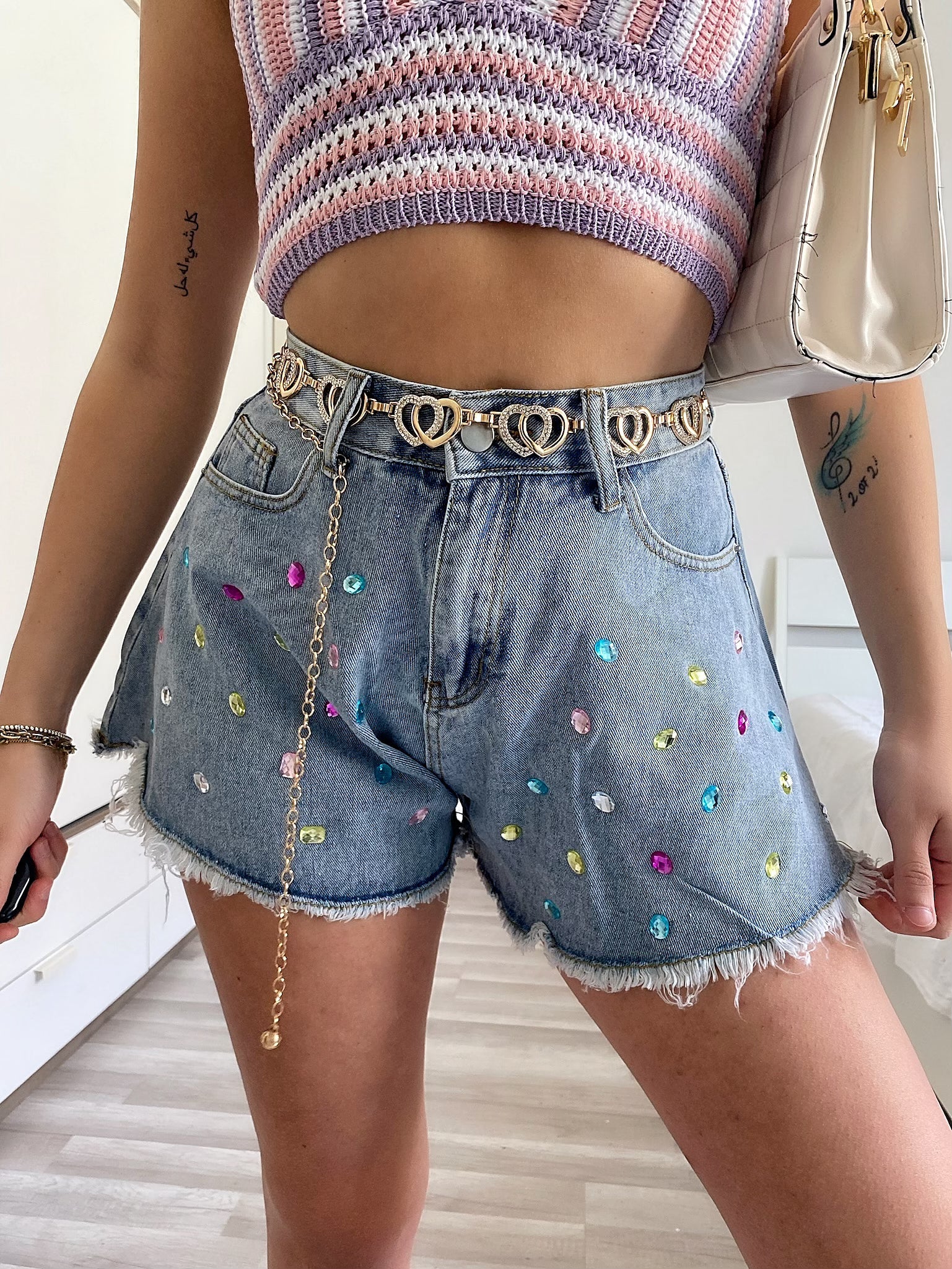 Short a farfalla con gemme