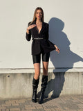 Blazer over nero con cintura