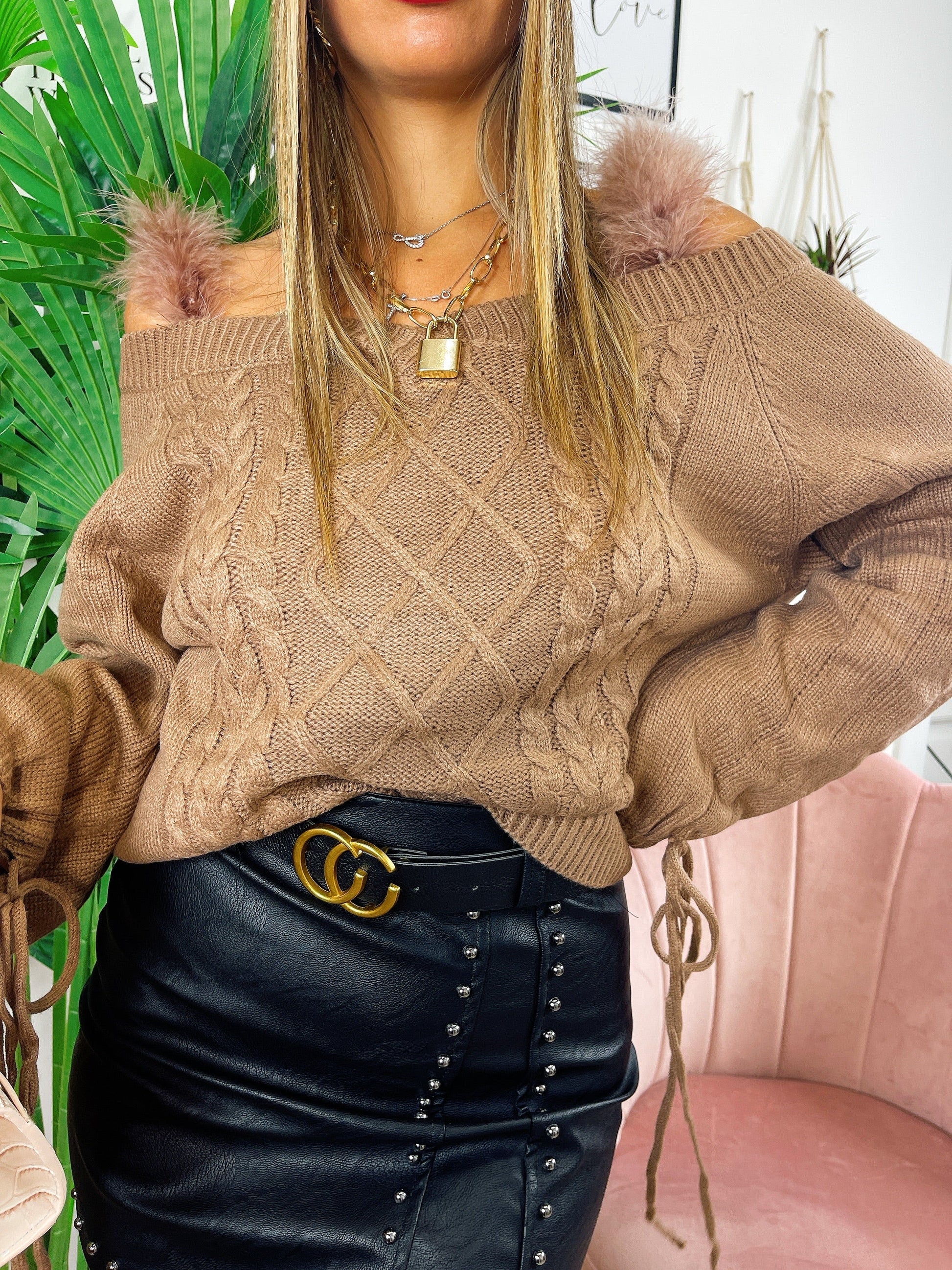 Maglione con spalline pelose camel