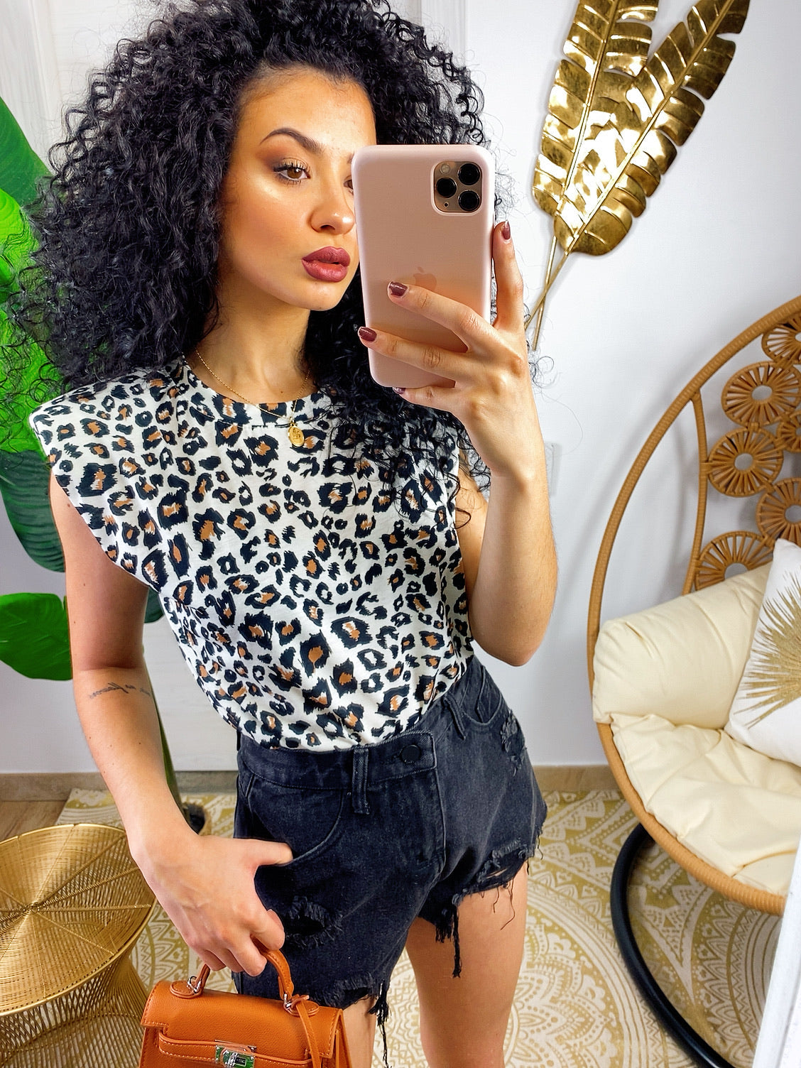 Short nero jeans con strappini