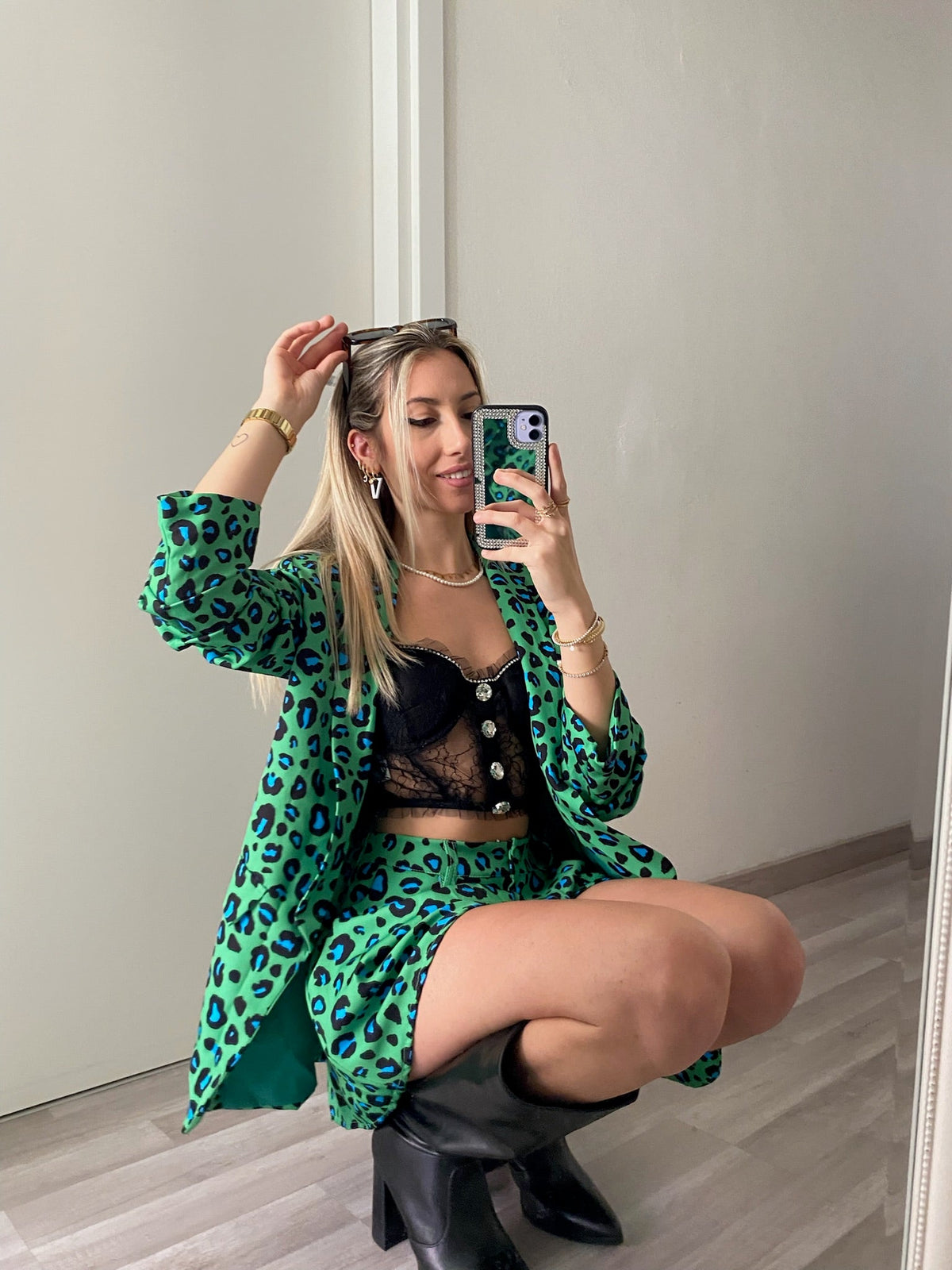 Completo giacca e Short maculato verde
