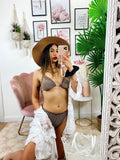 Bikini con arricciature lilla glitter