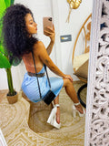 Abito in raso midi con catena al collo