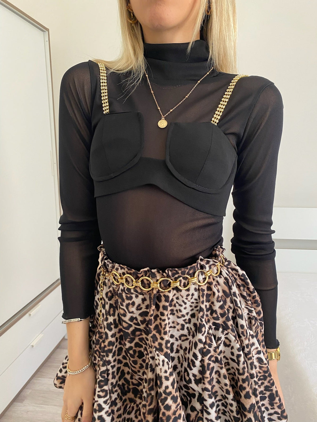 Camicia velata con corpino nero