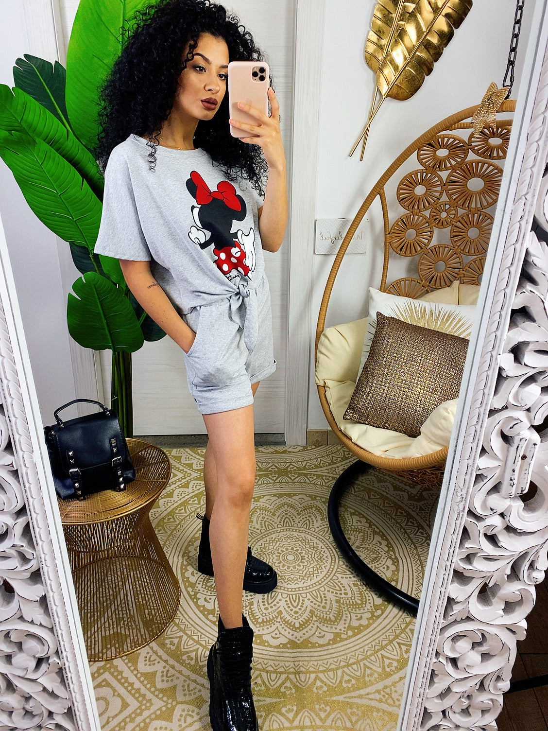 Completo sportivo maglia e short grigio