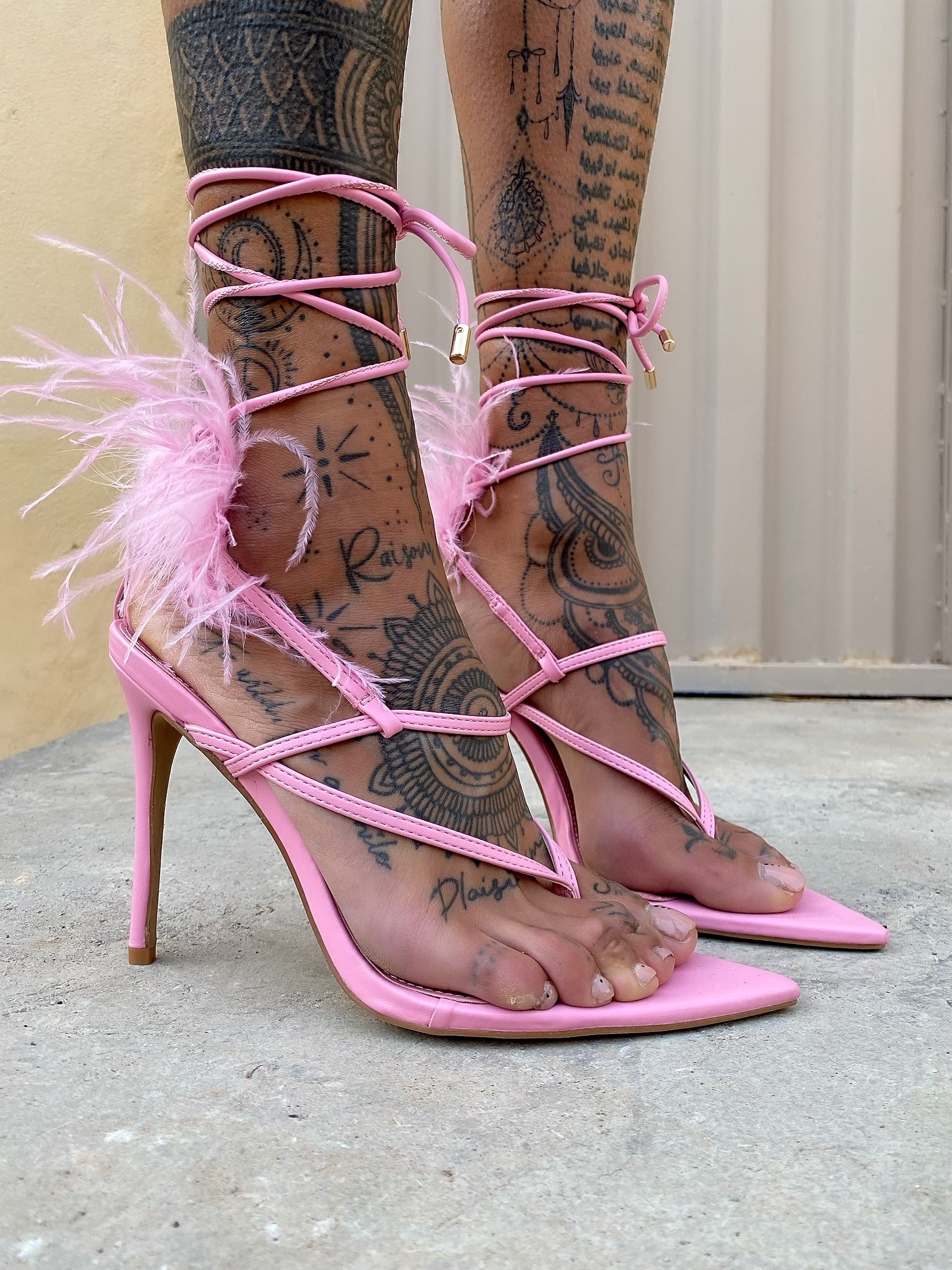 Tacchi con piume Rosa Barbie