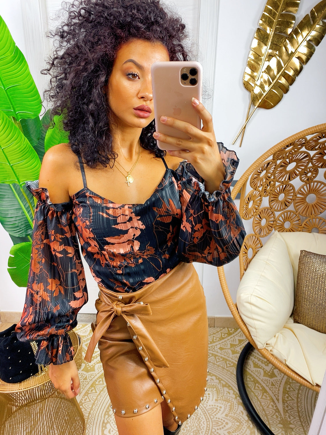 Body nero fiori camel