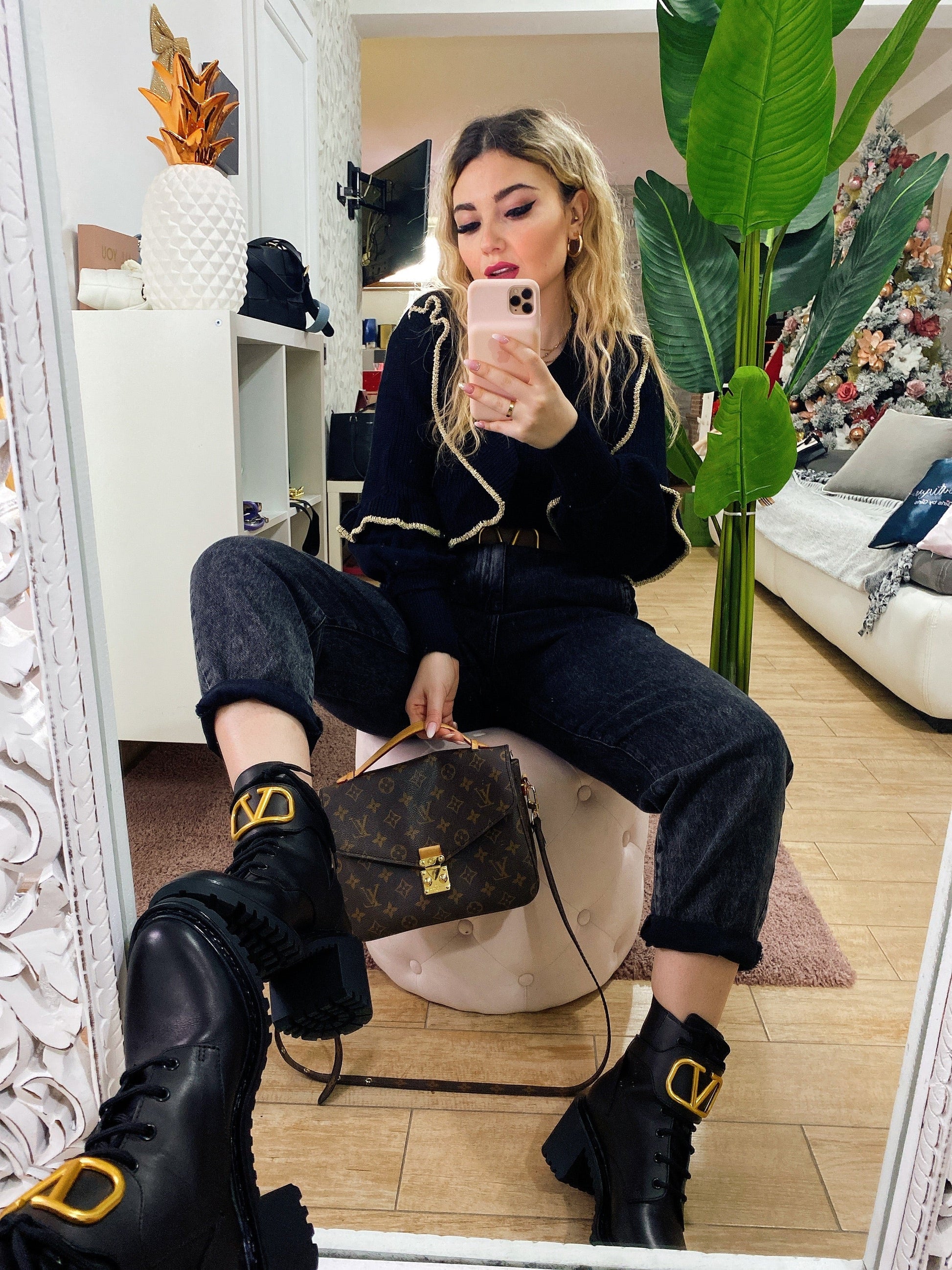Maglioncino con rouge e dettaglio oro