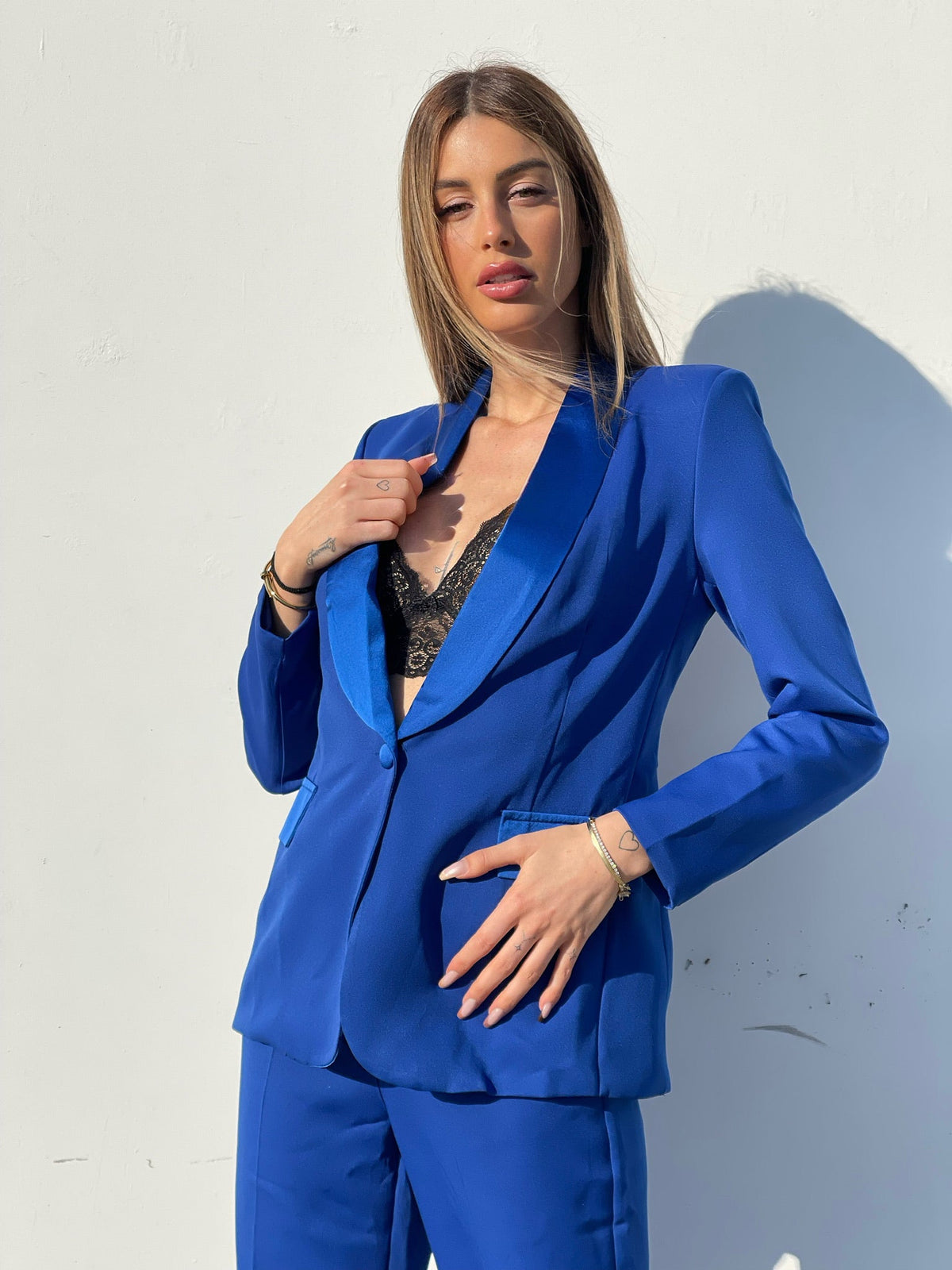 Completo giacca e pantalone blu elettrico