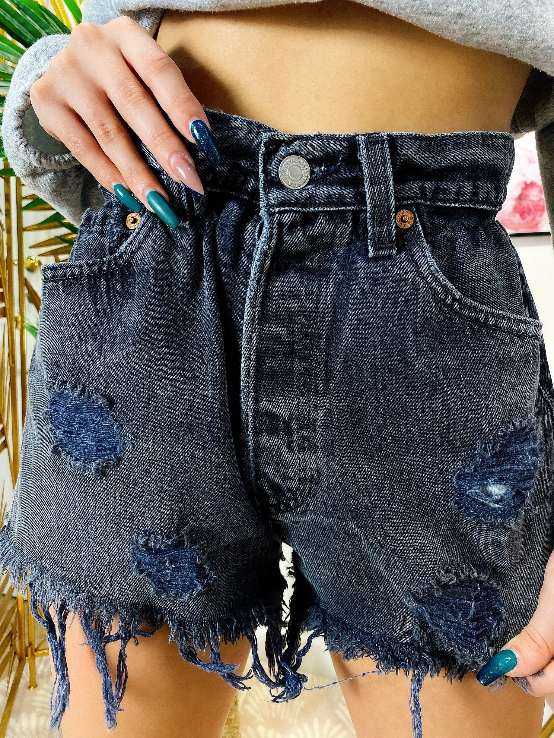 Short Levi’s Vintage Nero con Borchie sfrangiato