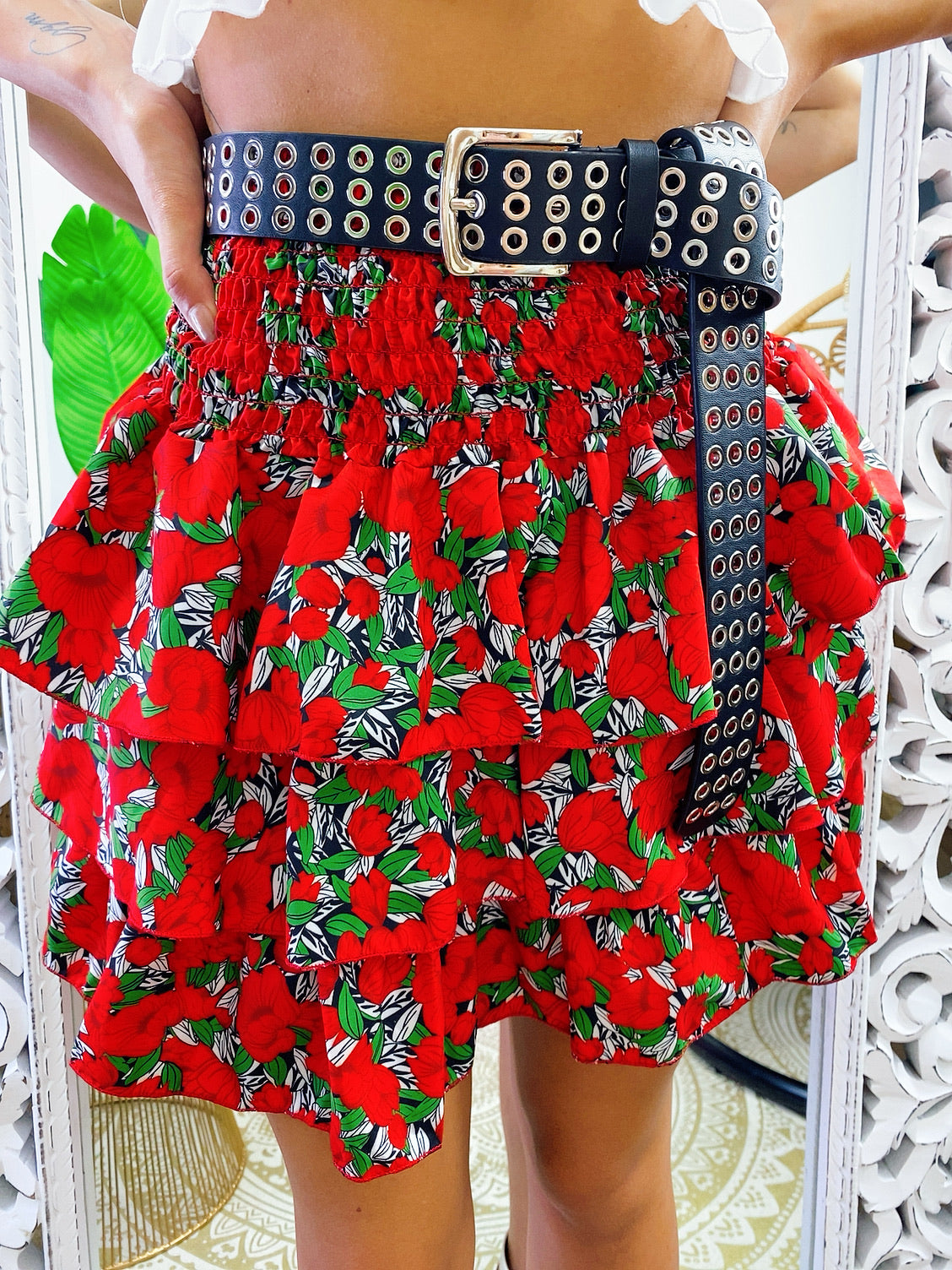 Gonna con balza fiori rossa