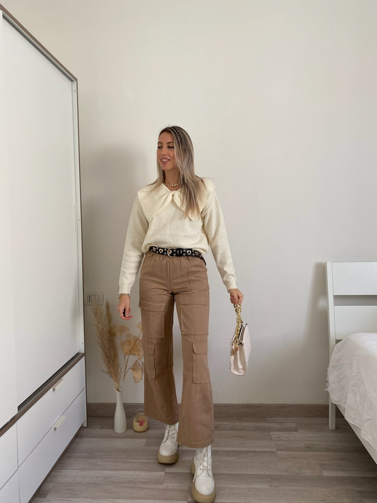Maglione top quality collo a Camicetta e fiocco panna