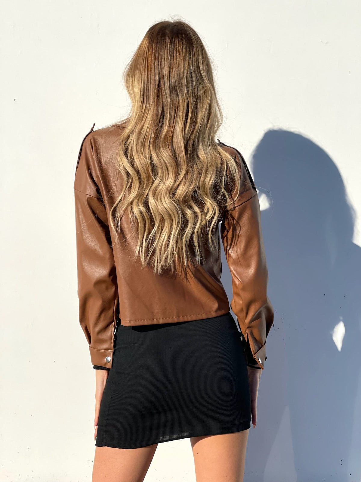 Giacca Camel in ecopelle con bottoni