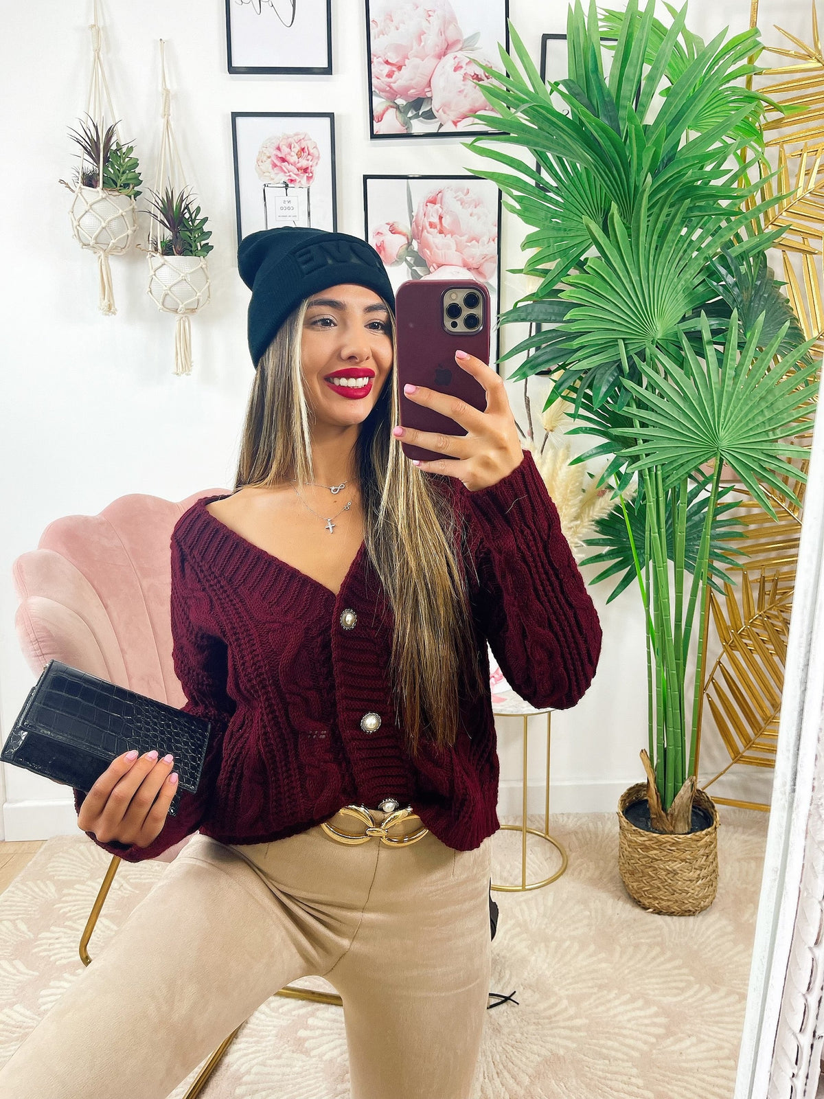 Maglione a trecce bordeaux con bottoni gioiello