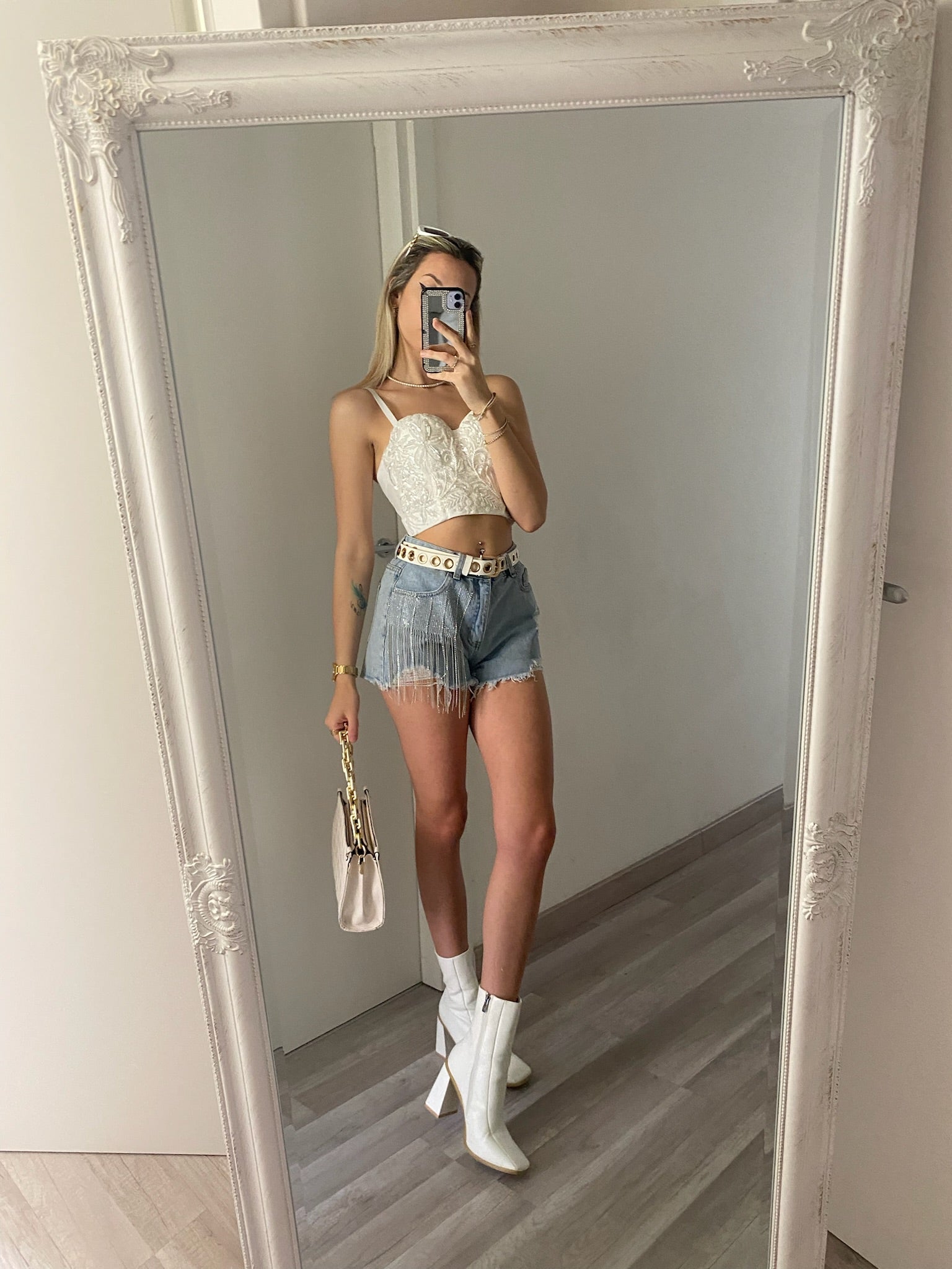 Top con ricami in paillettes bianco