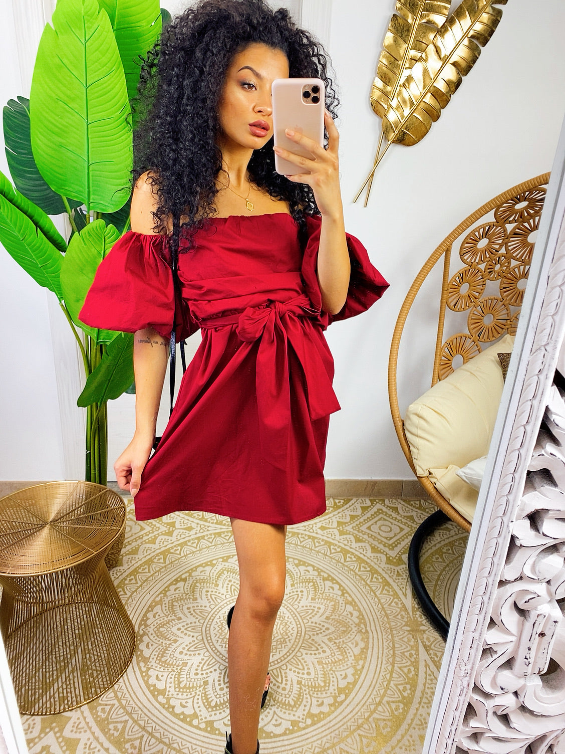 Abito con scollo a barchetta bordeaux