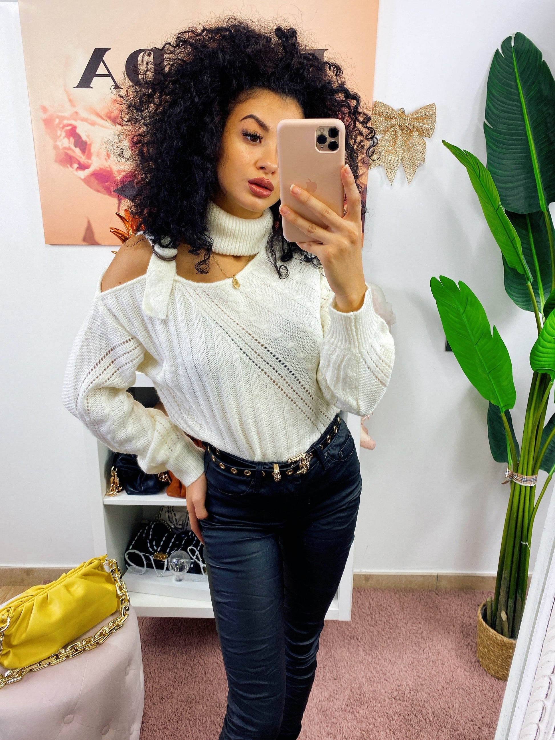 Maglione a trecce con spalla scoperta