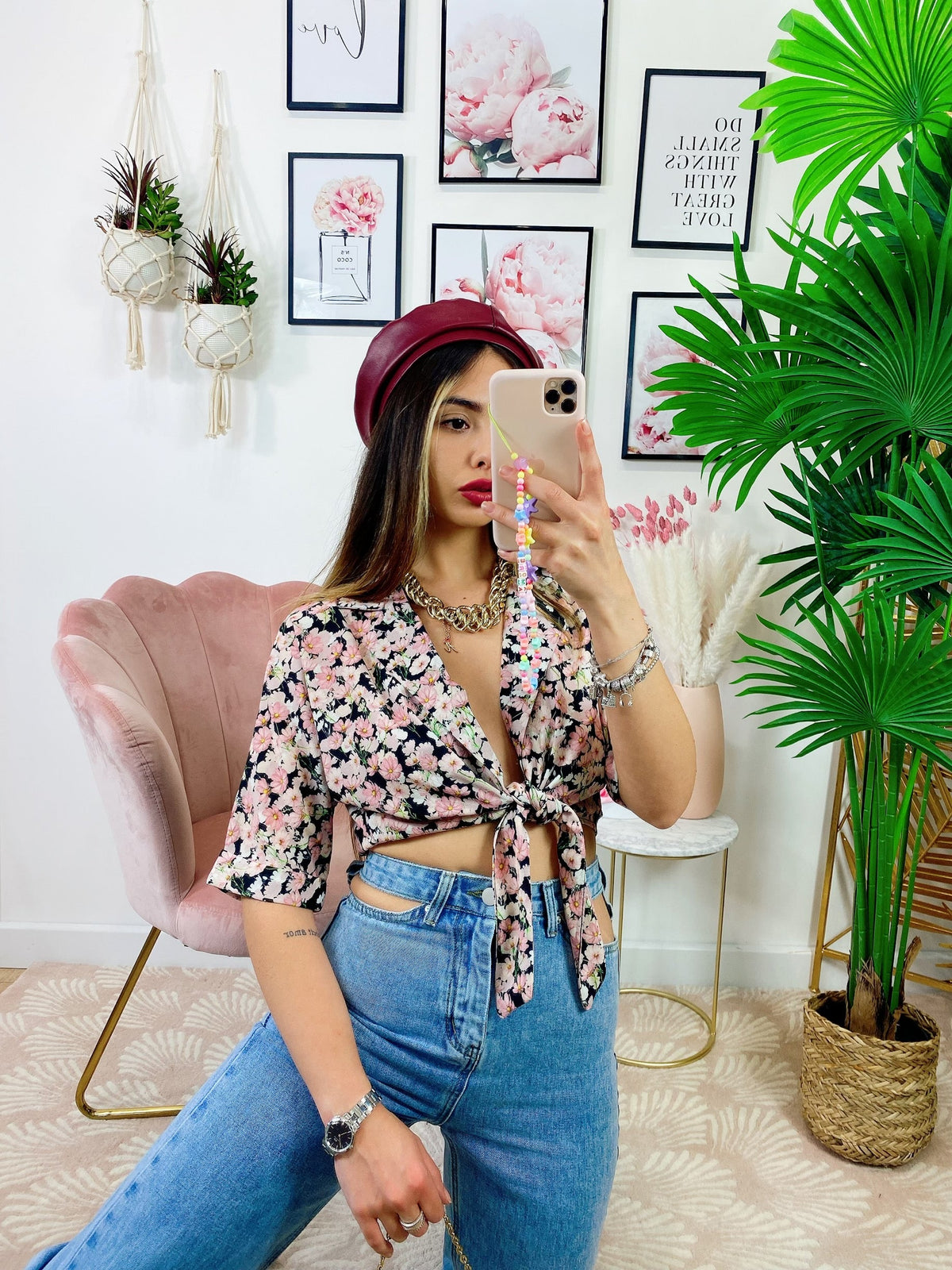Blusa floreale con fiocco