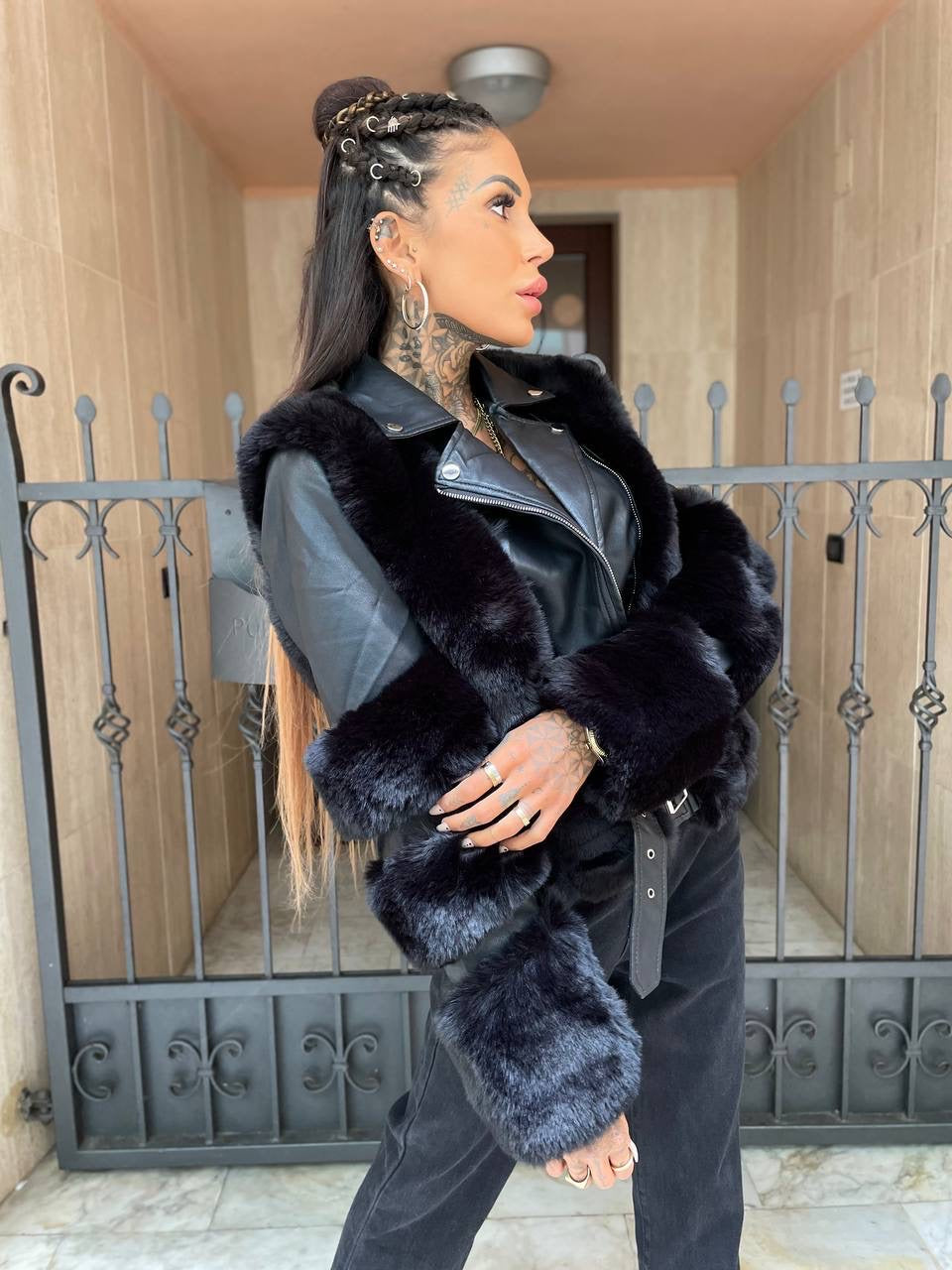 Giaccone nero con eco-pelo