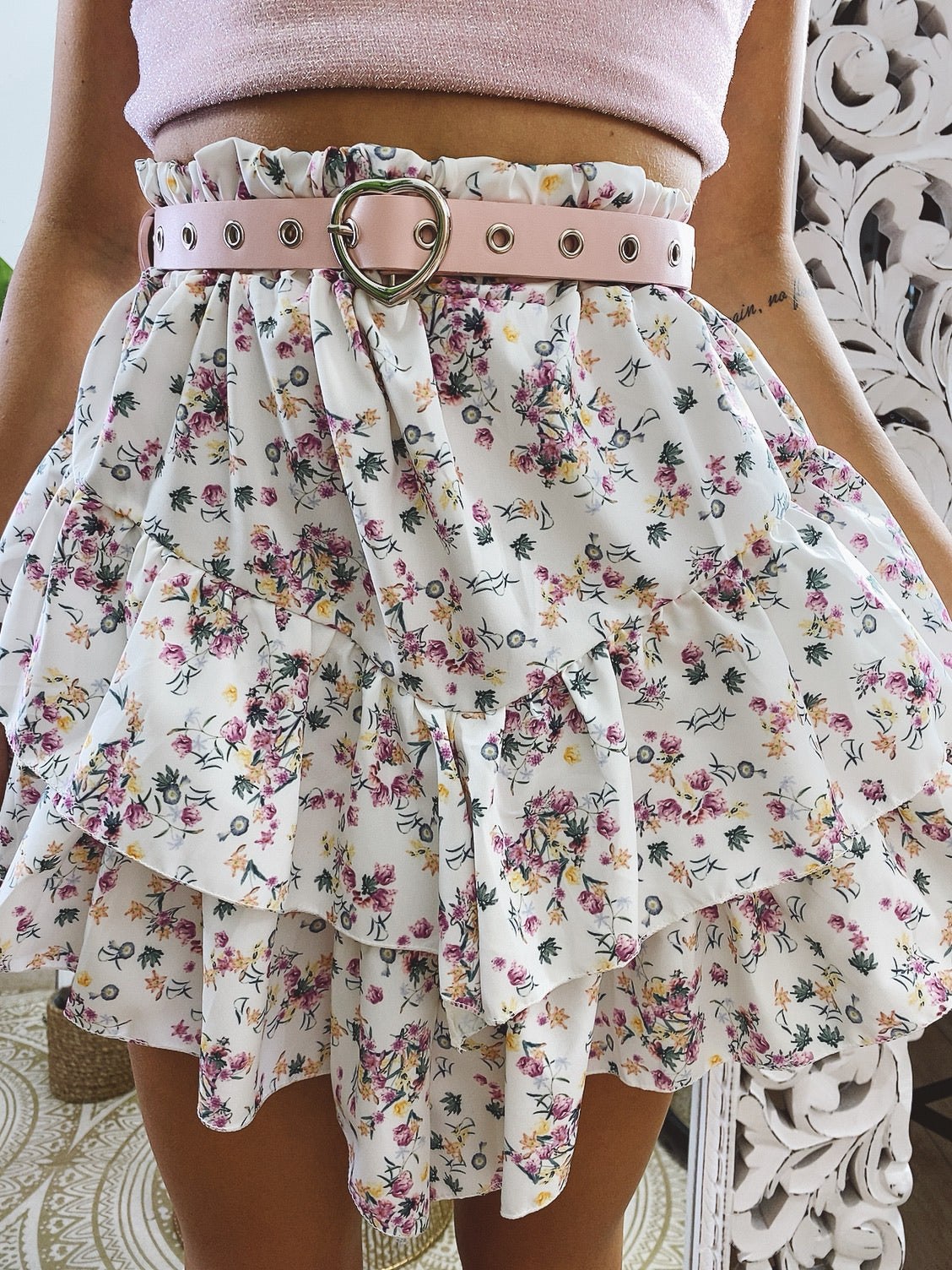 Gonna con balza e fiori asimmetrica bianca
