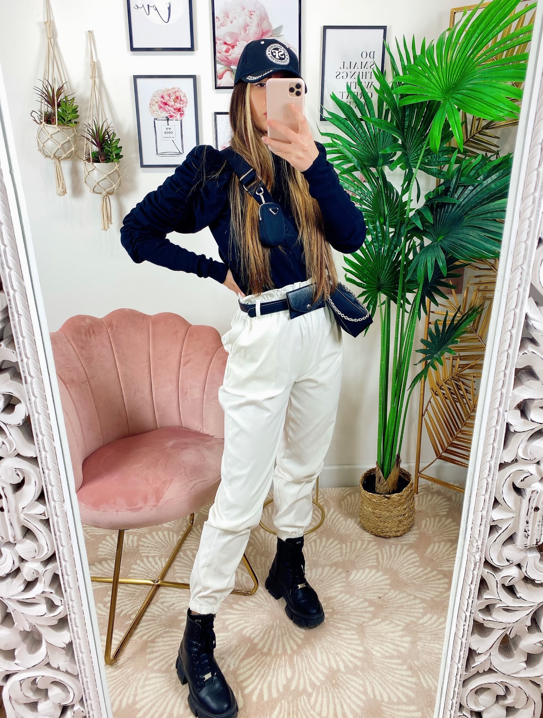 Pantalone bianco con marsupio