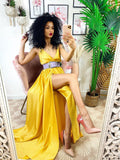 Abito in raso con maxi spacco Giallo