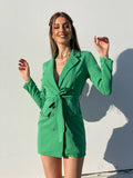 Abito a blazer verde con dettagli oro