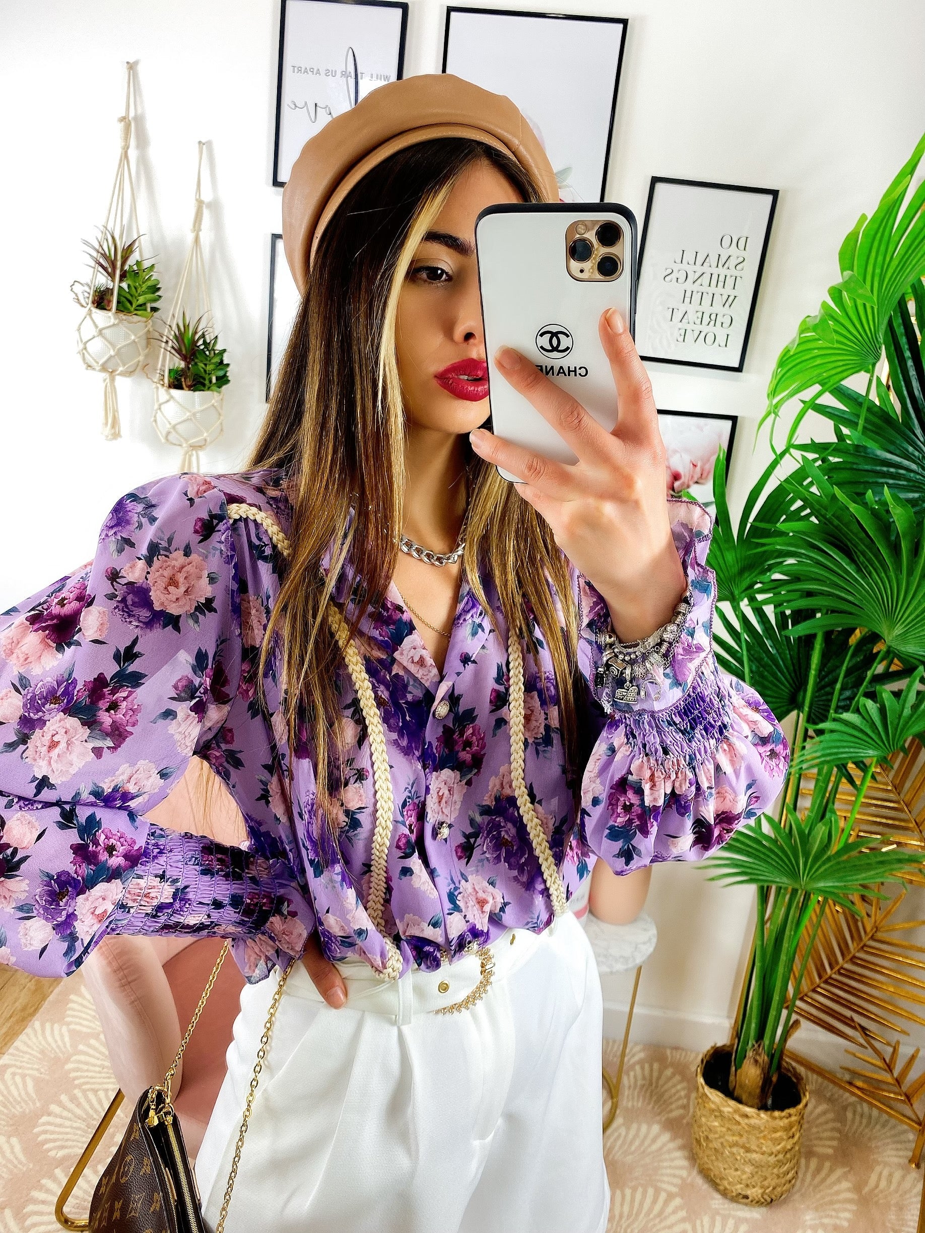 Camicia fiorata con ricami base lilla