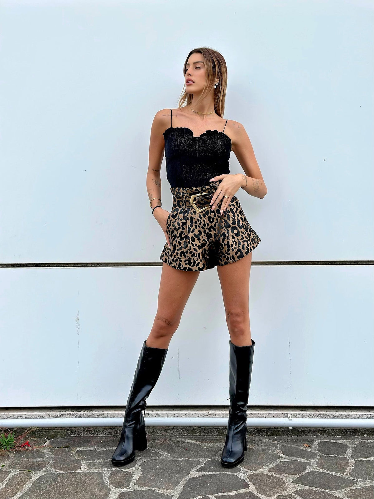 Short animalier con cintura