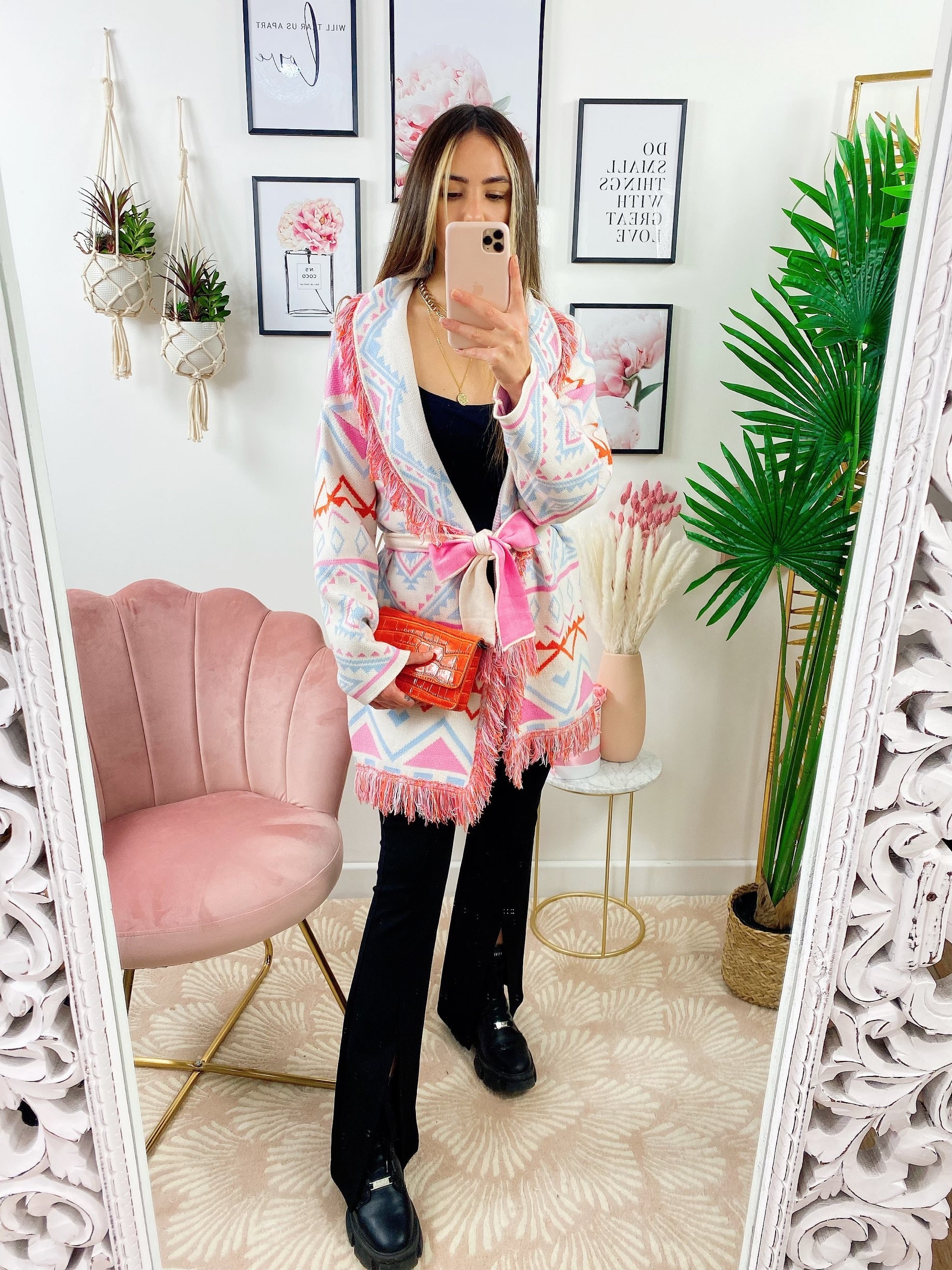 Cardigan A rombi bianco con frange e cinta