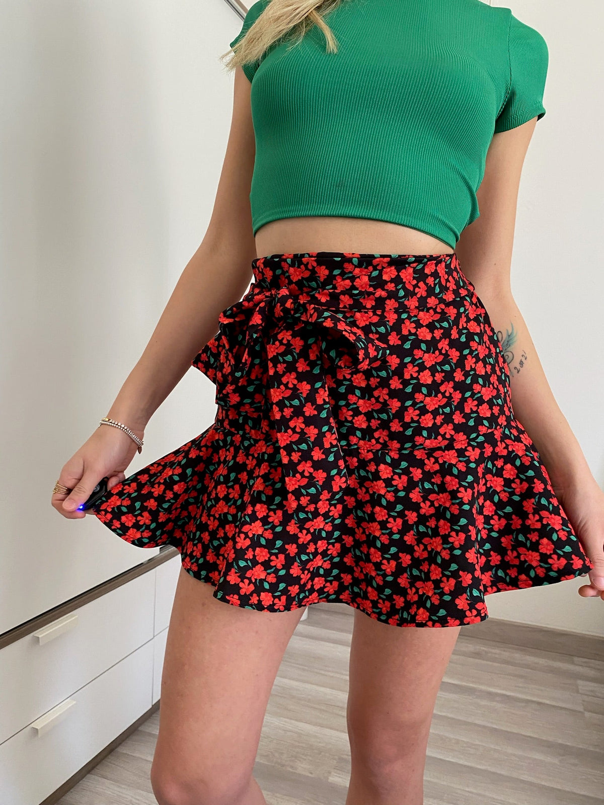 Gonna pantalone fiori rossi