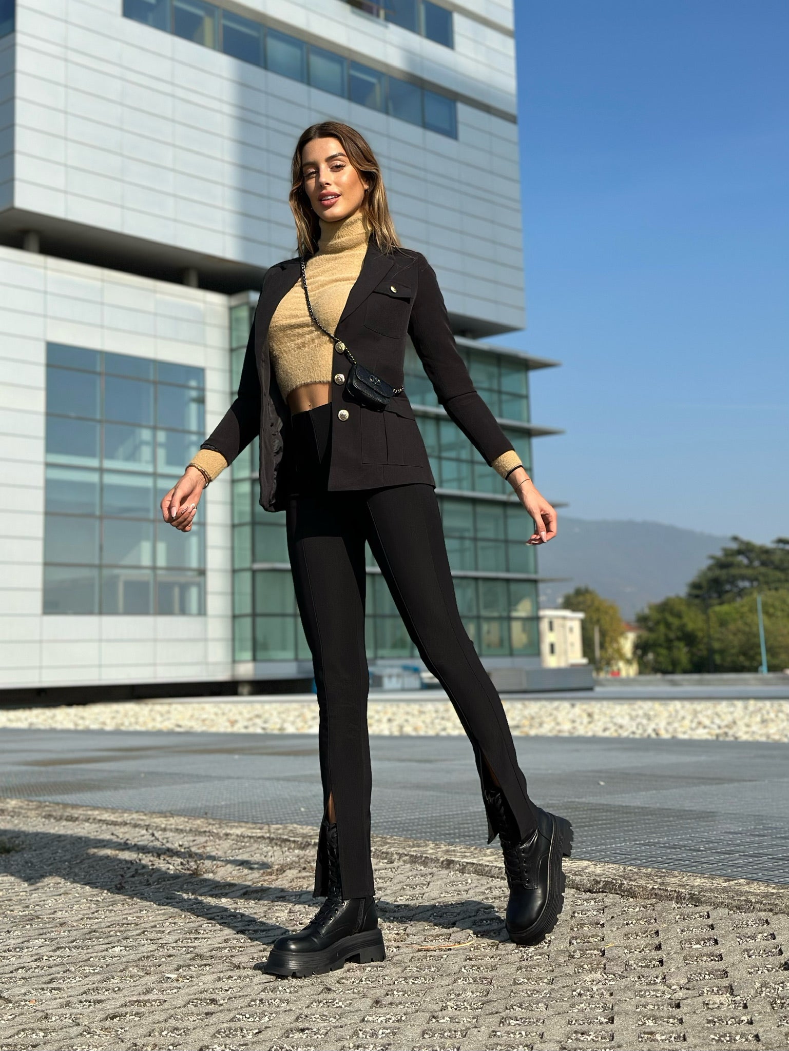 Blazer Nero con Borsetta