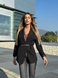 Blazer over nero con cintura