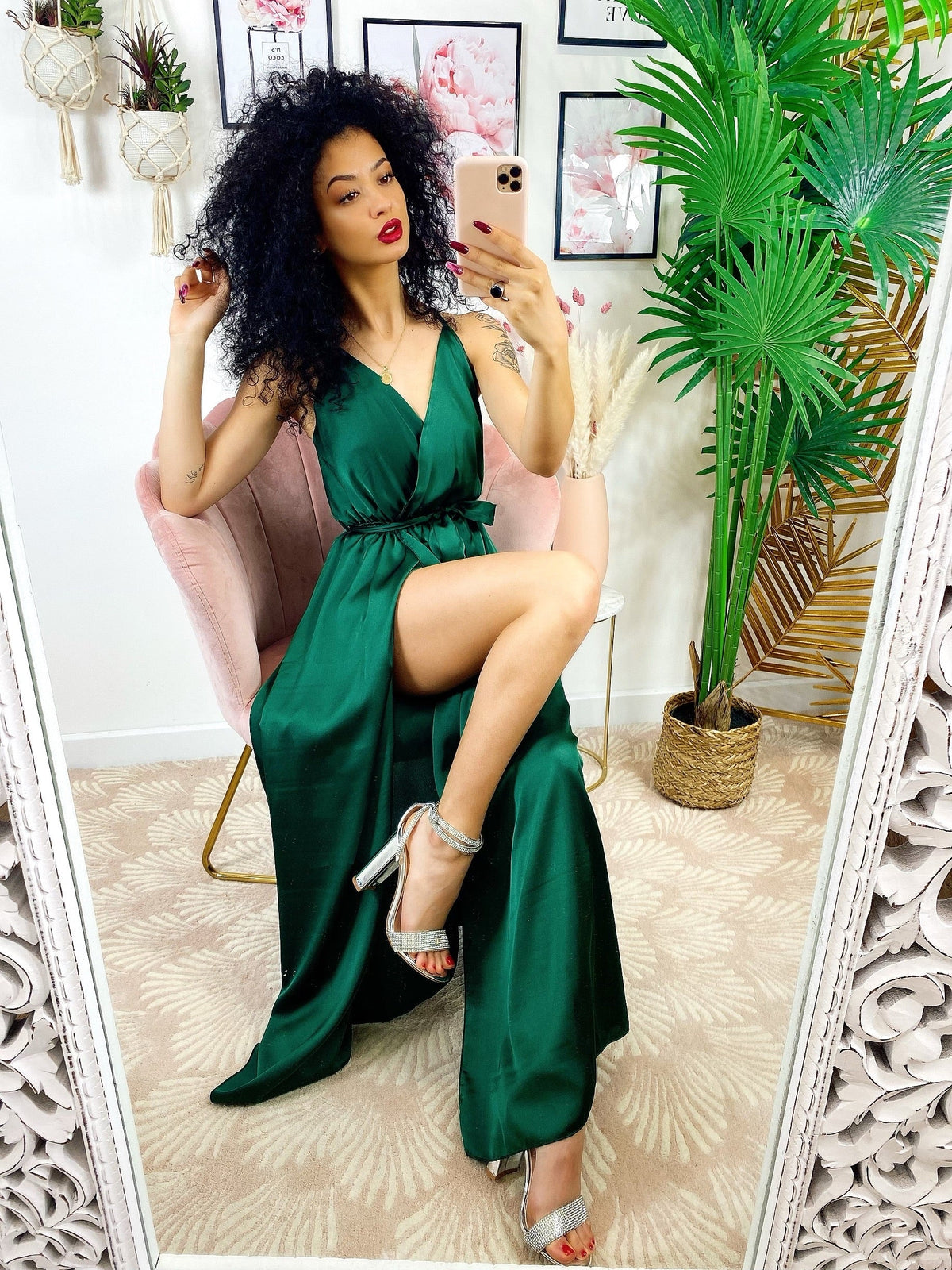Abito in raso con maxi spacco verde bottiglia