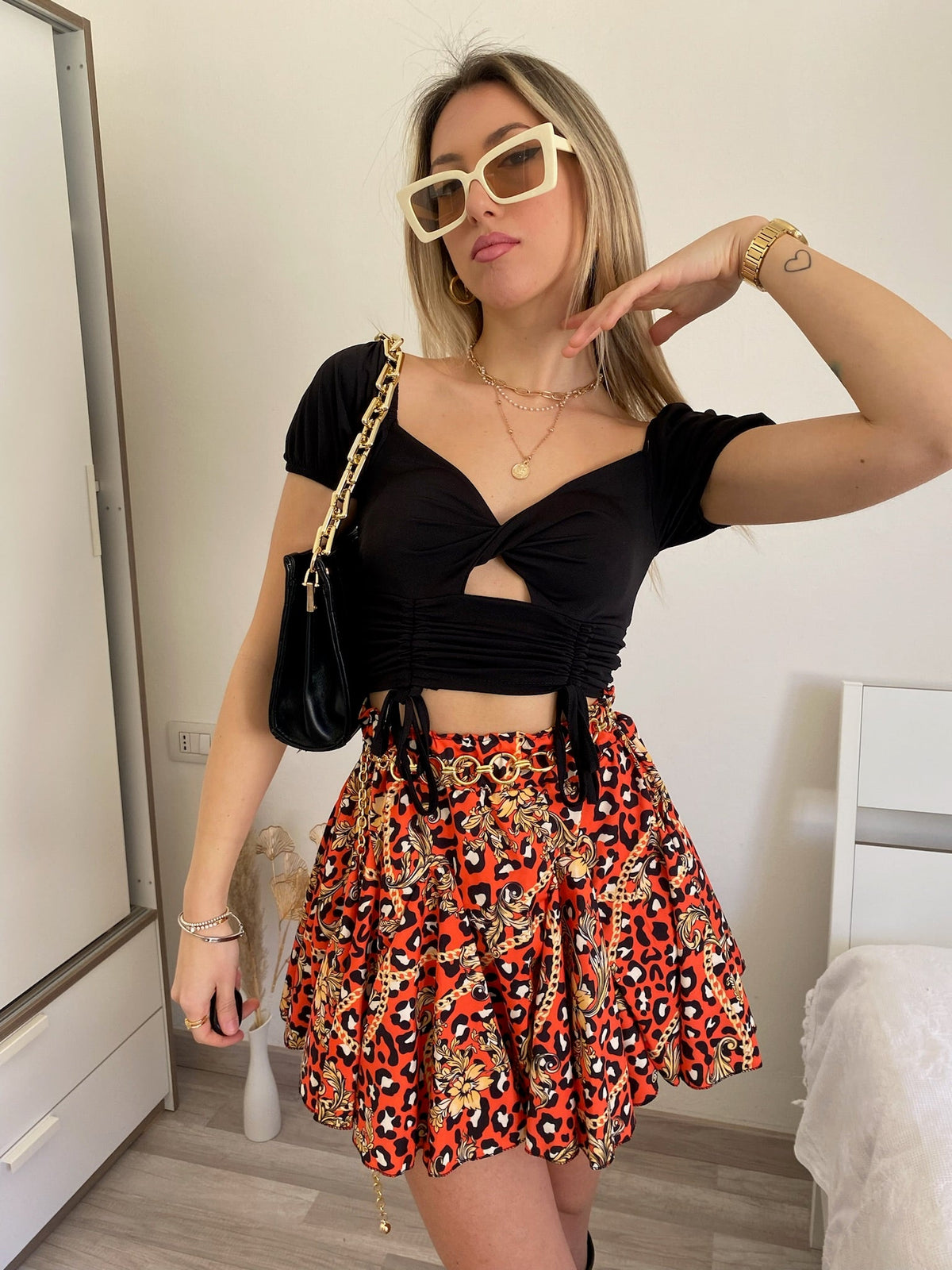 Top Nero con incroci