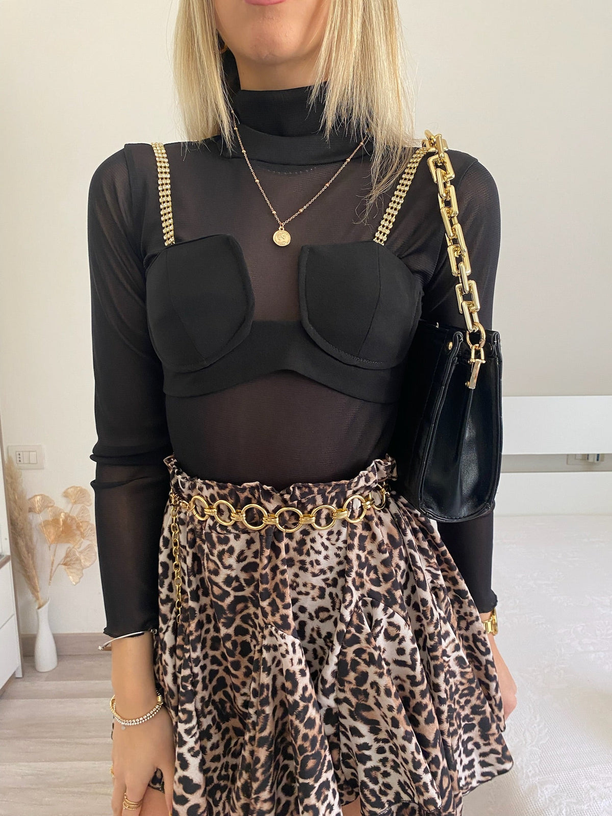 Camicia velata con corpino nero