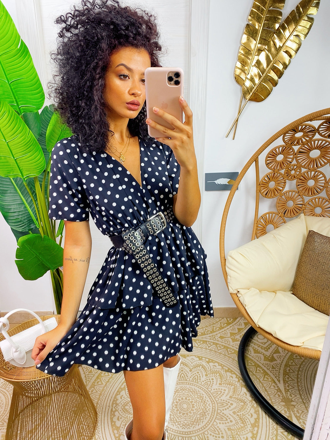 Abito a balze a pois manica corta