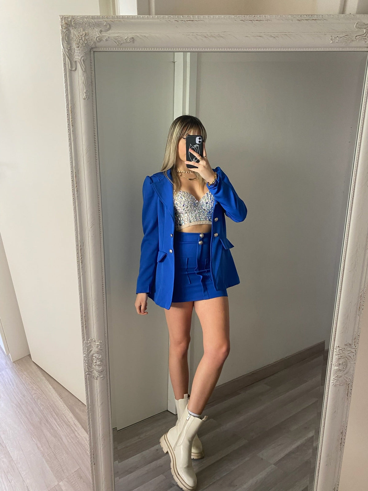 Completo giacca e gonna bottoni oro blu