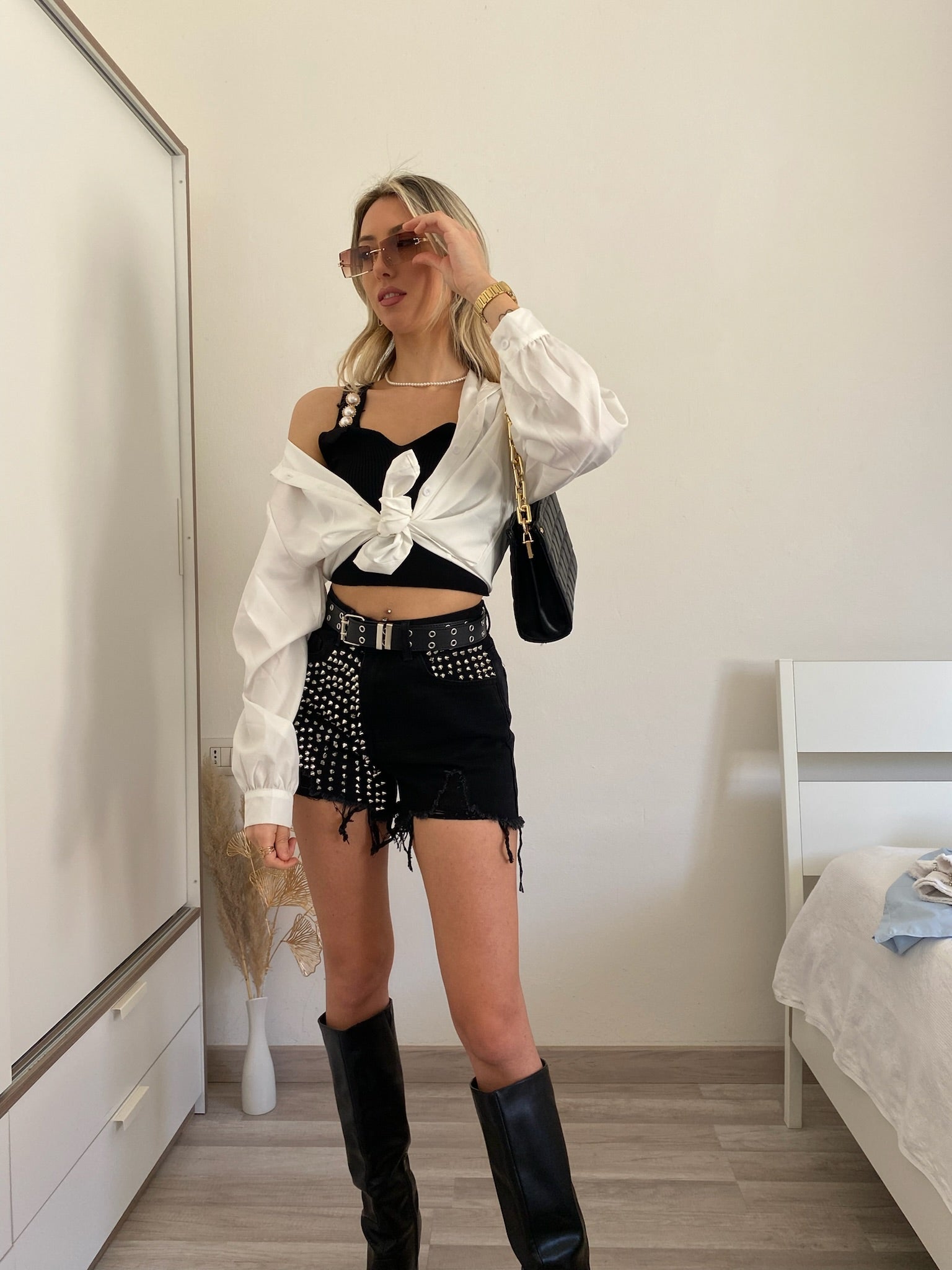 Top più camicia bianco nero