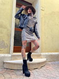 Abito in raso animalier con catena