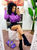 Maglia viola con bottoncini oro