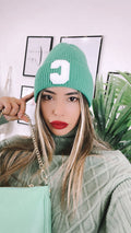 Cappello verde con C