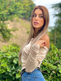 Top beige morbido con scollo