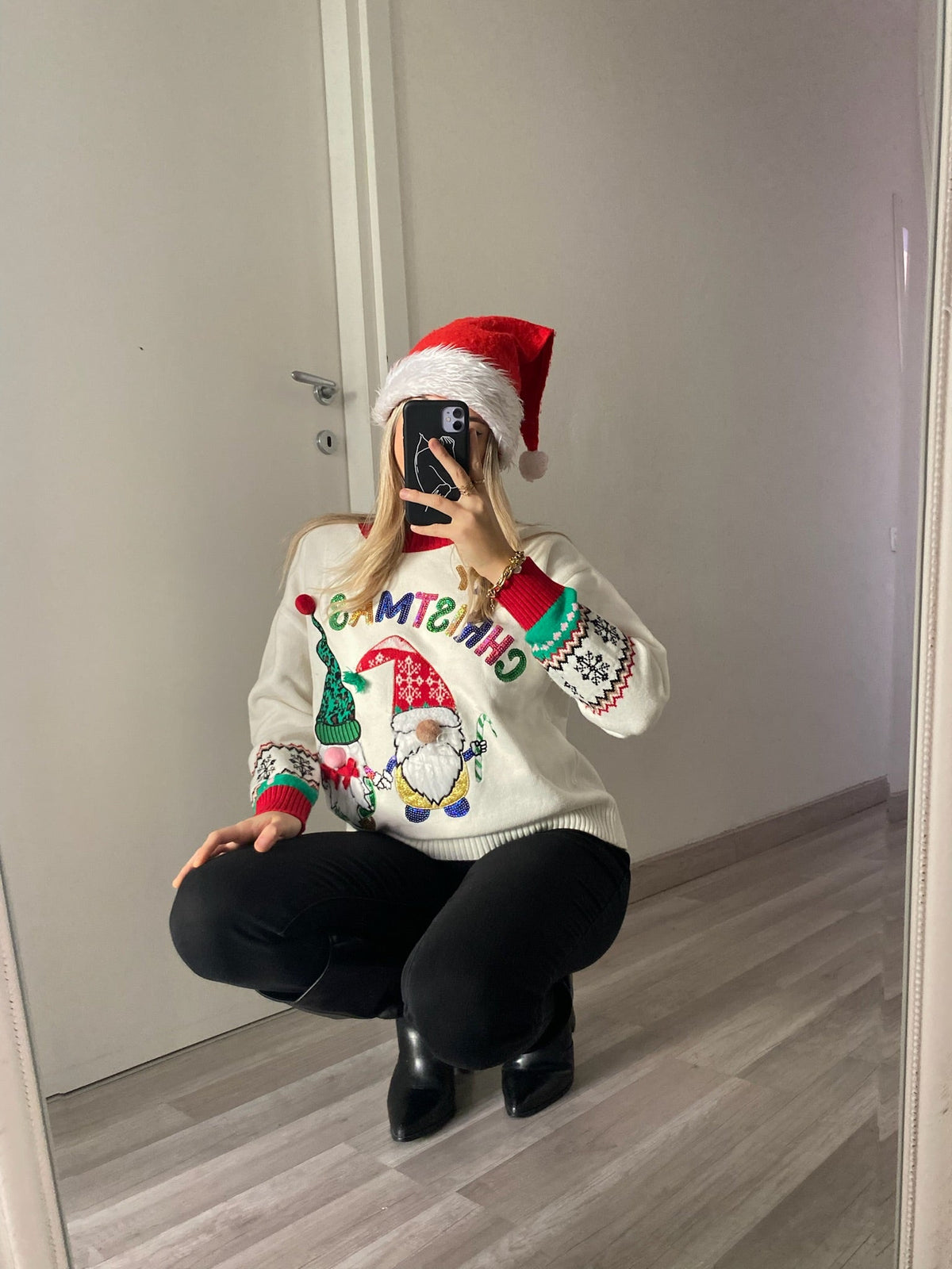 Maglione bianco con gnomi