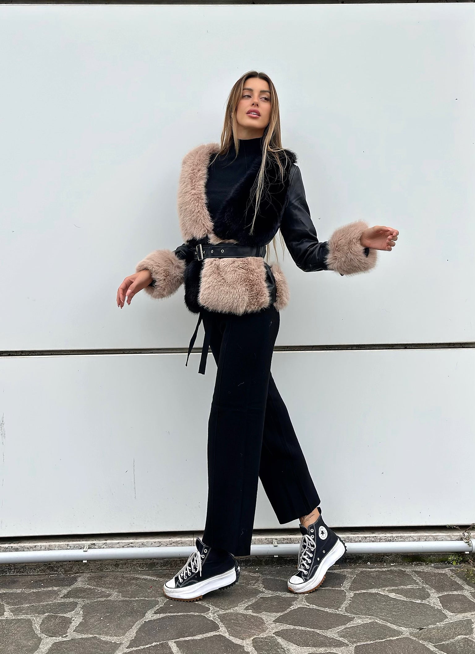 Giaccone nero/beige con cintura