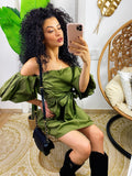 Abito con scollo a barchetta verde militare