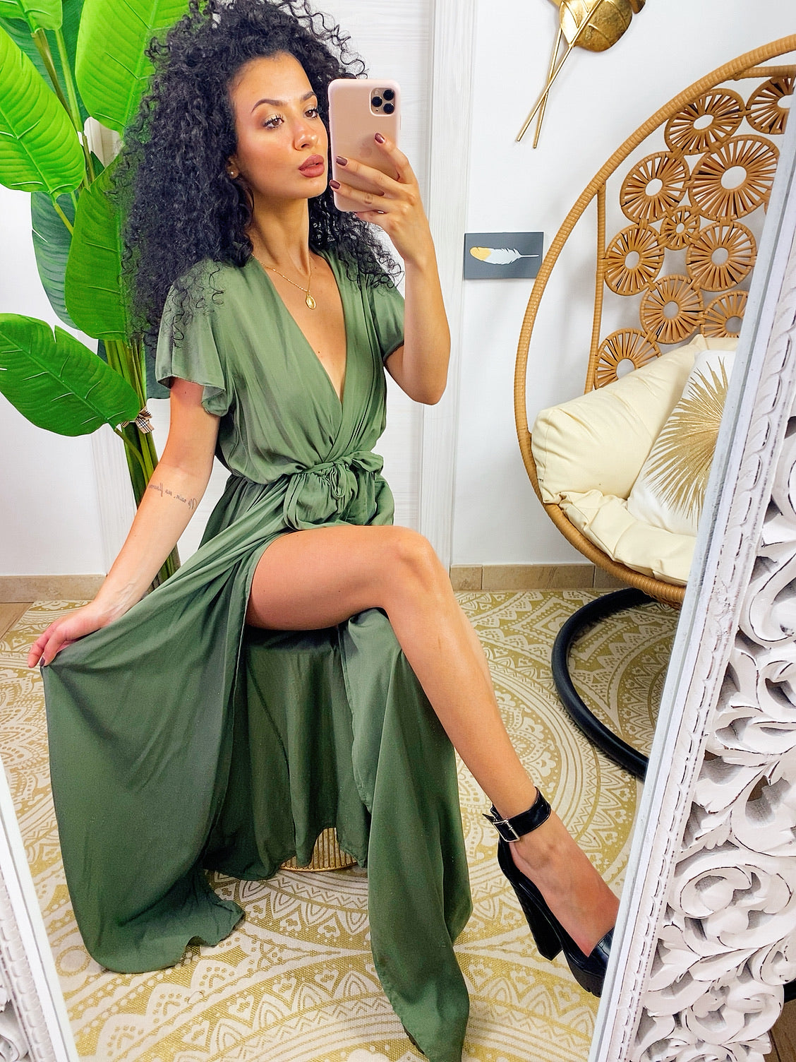 Abito lungo verde militare con spacco