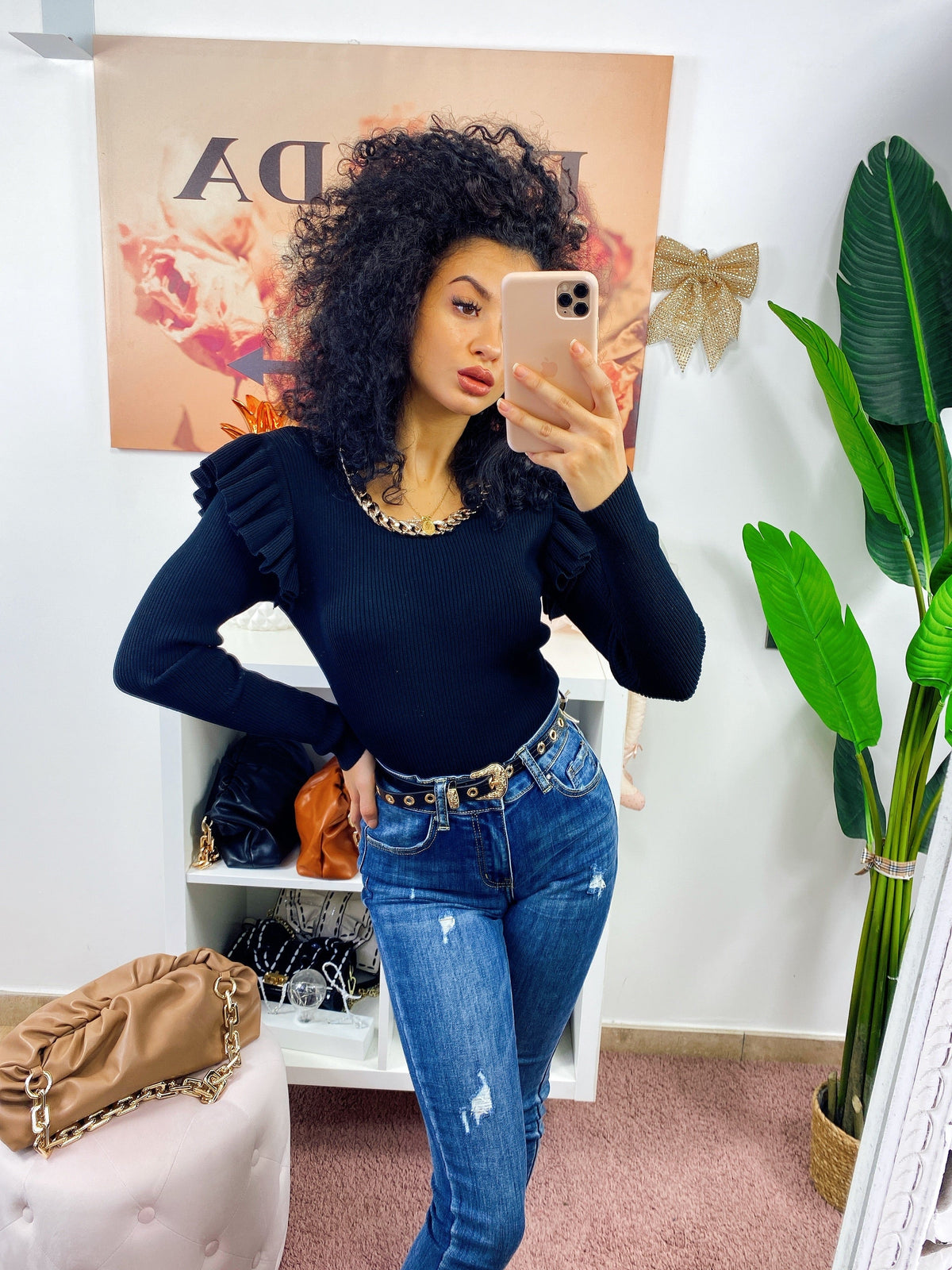 Maglia a costine con catena piccola oro e rouge