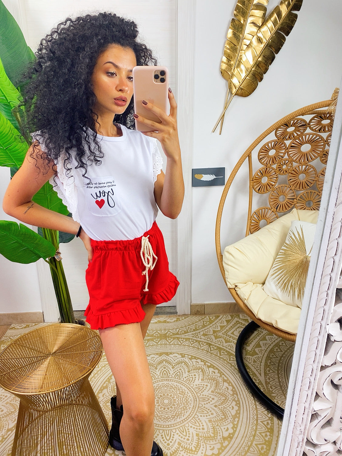 Short rosso con arricciatura