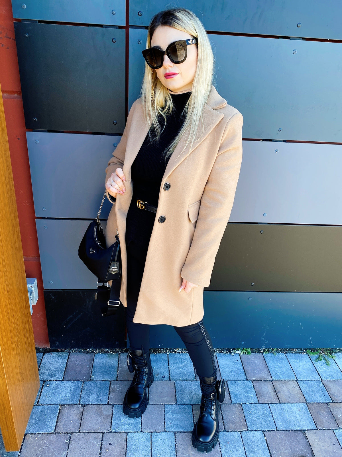 Giaccone camel con bottoni